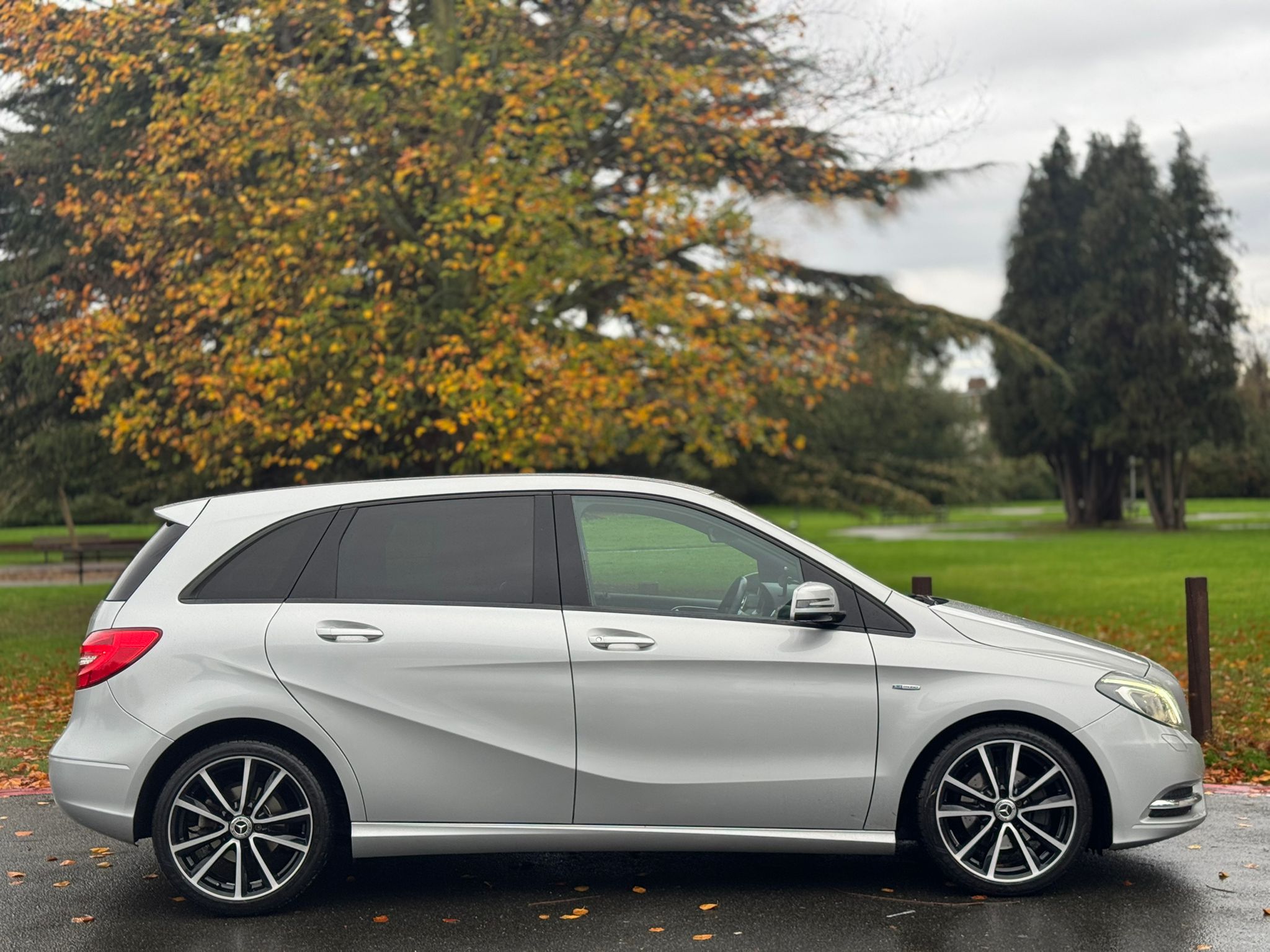 MERCEDES-BENZ B200 BLUEEFFICIENCY SPORT AUTO