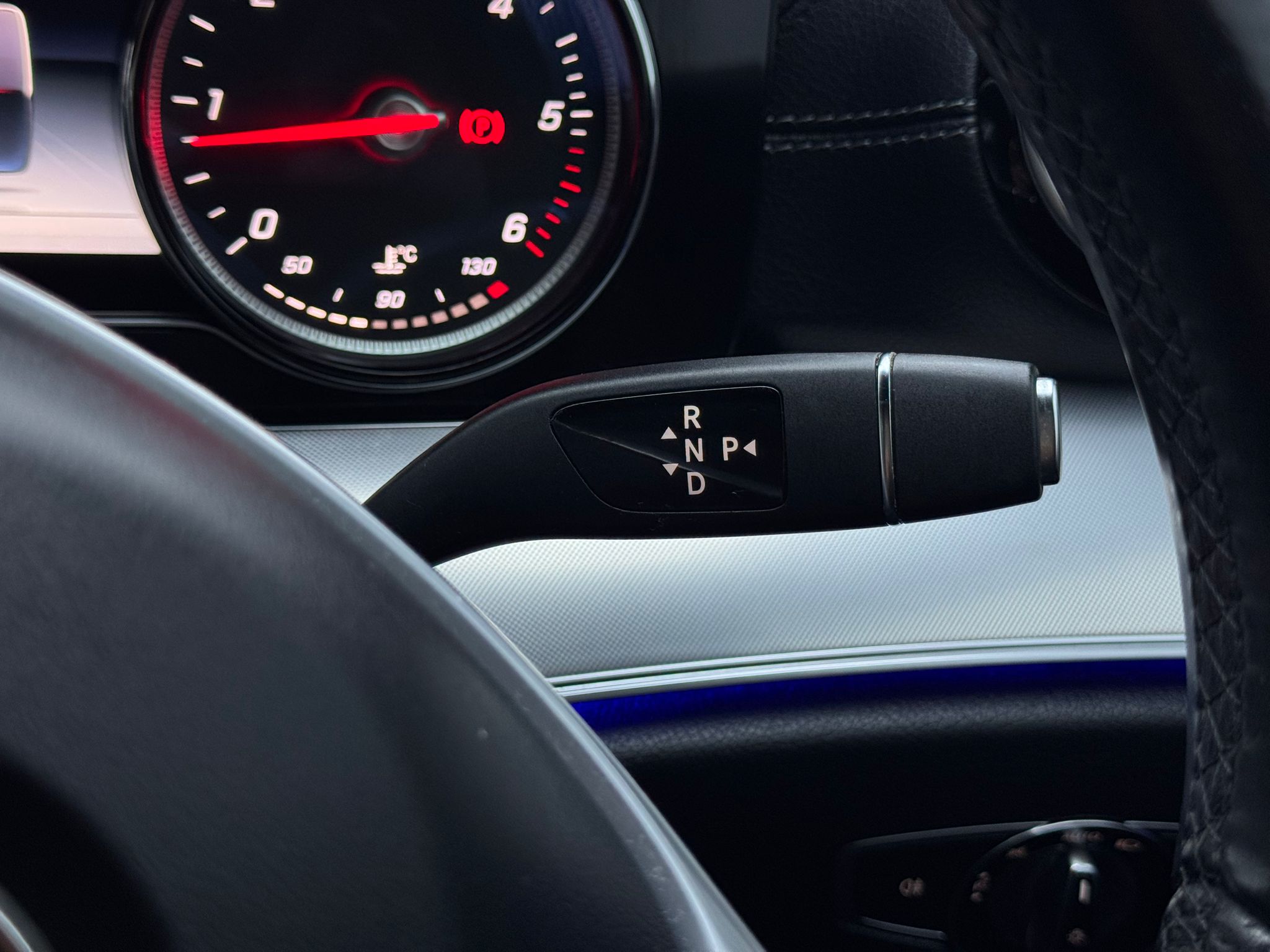 MERCEDES-BENZ E 220 D AMG LINE AUTO