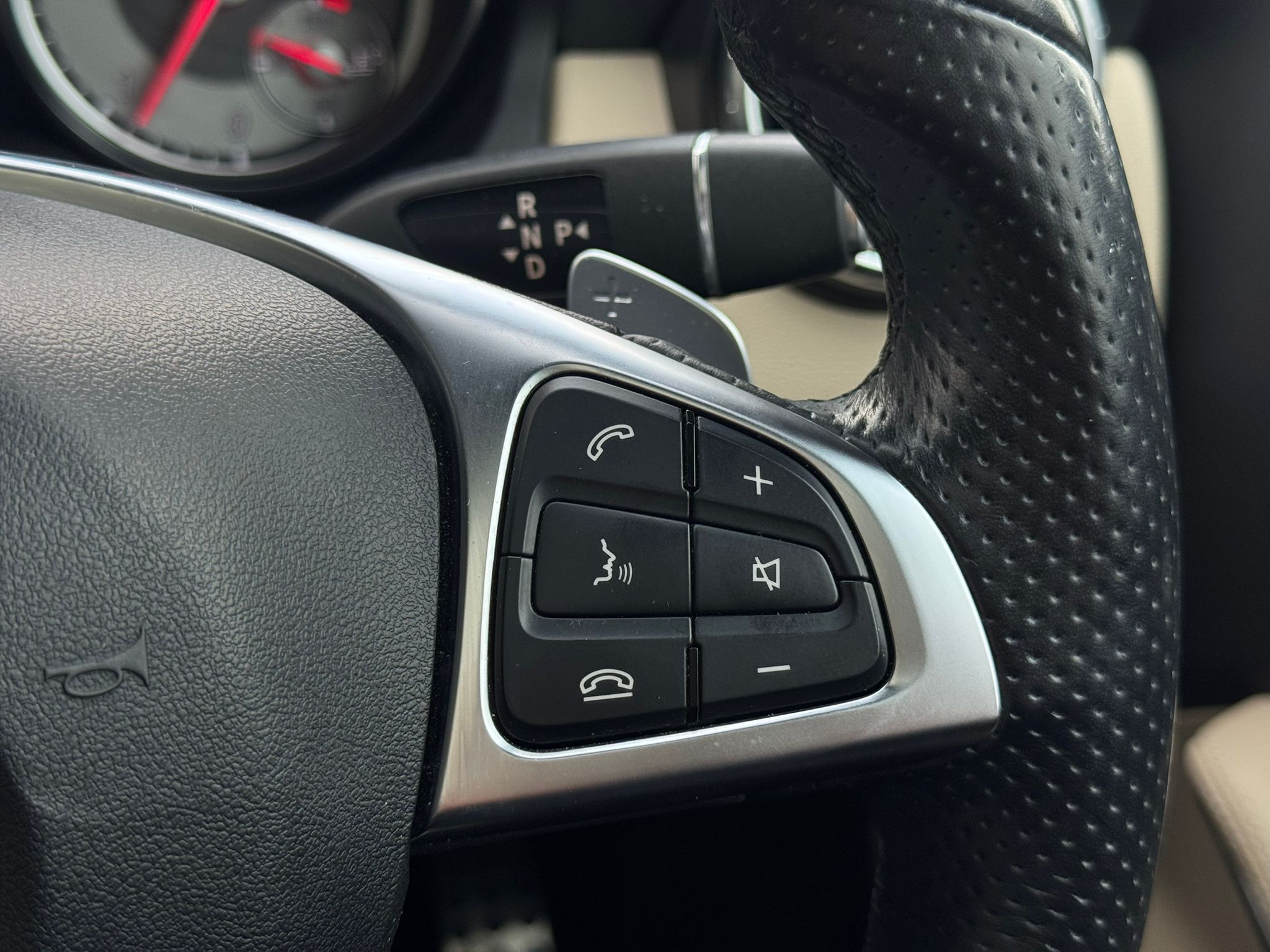 MERCEDES-BENZ GLA 220 D 4MAT AMG LINE PREM+A