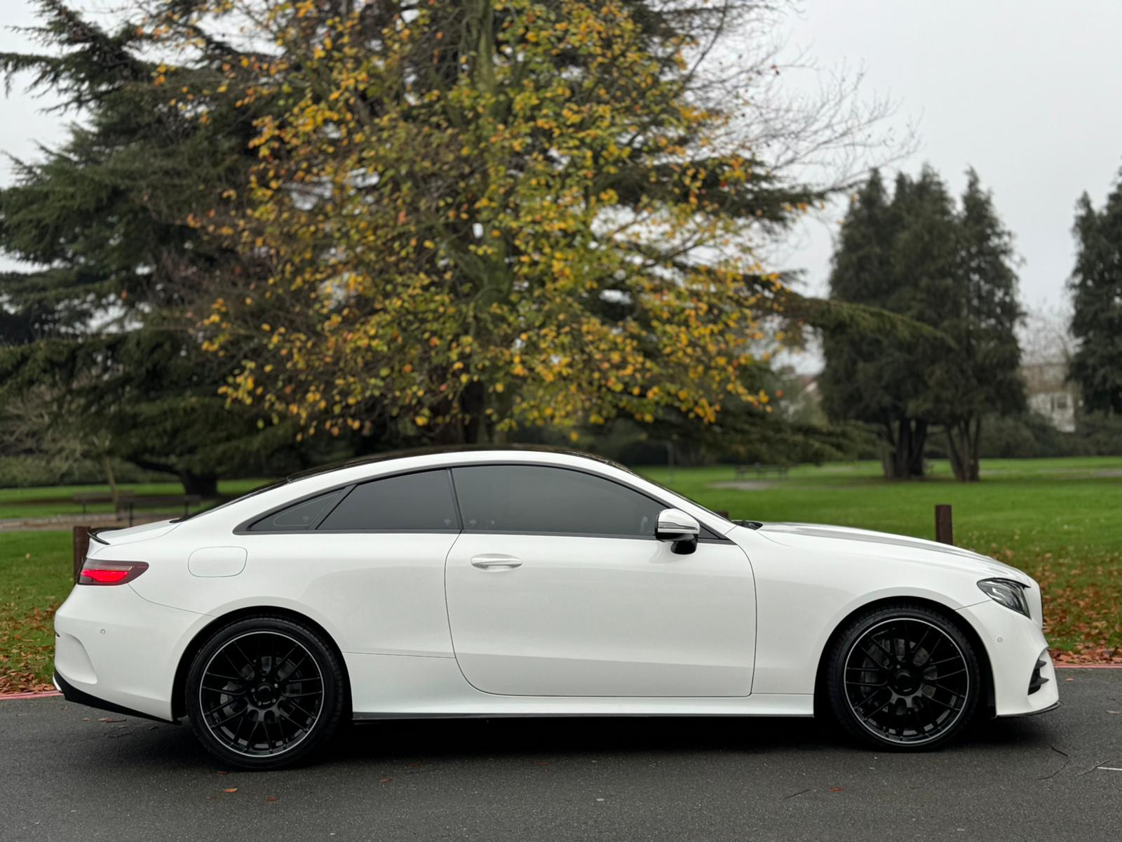 MERCEDES-BENZ E 220 D AMG LINE AUTO