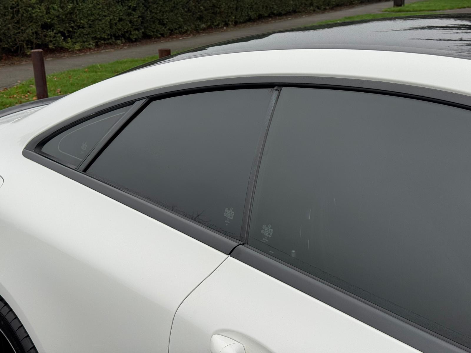 MERCEDES-BENZ E 220 D AMG LINE AUTO