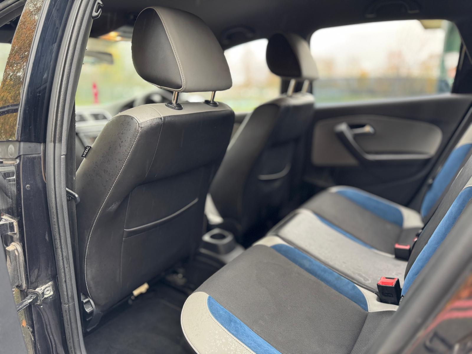 VOLKSWAGEN POLO BLUEGT