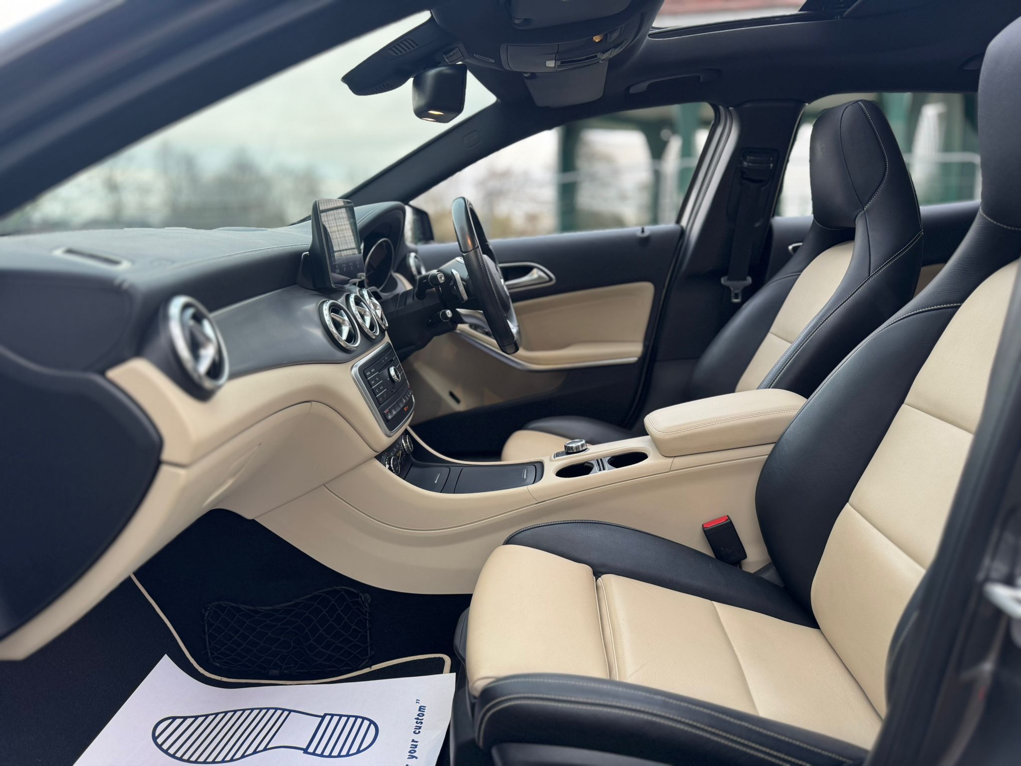 MERCEDES-BENZ GLA 220 D 4MAT AMG LINE PREM+A