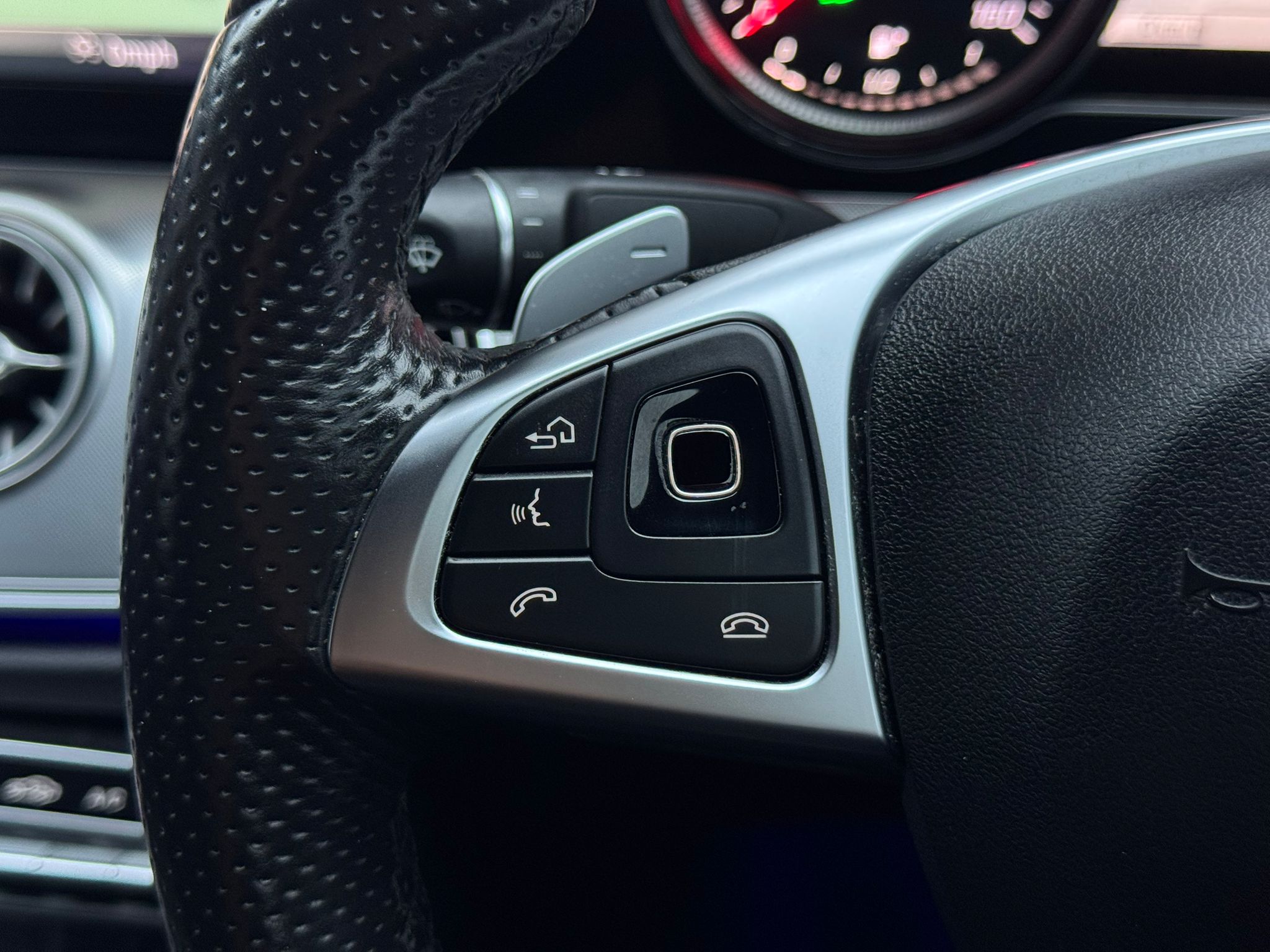 MERCEDES-BENZ E 220 D AMG LINE AUTO