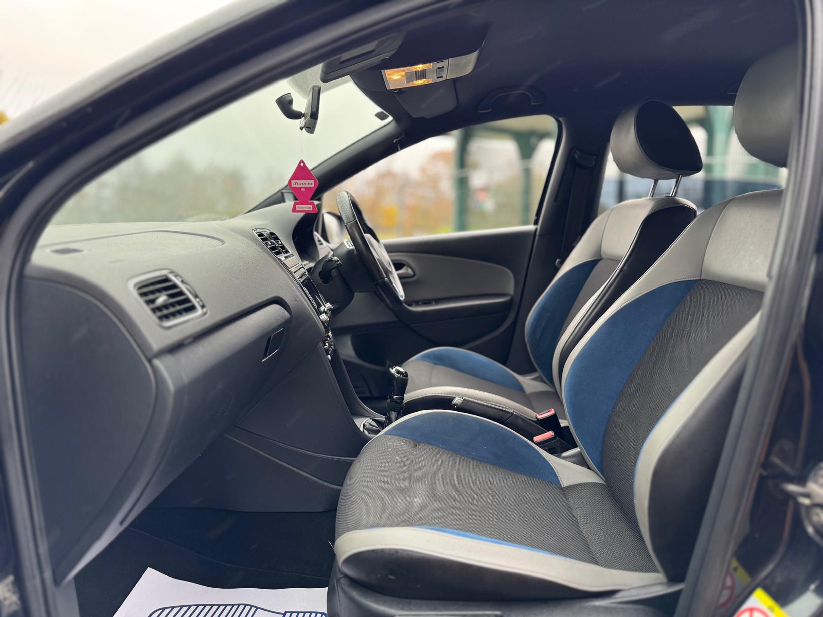 VOLKSWAGEN POLO BLUEGT