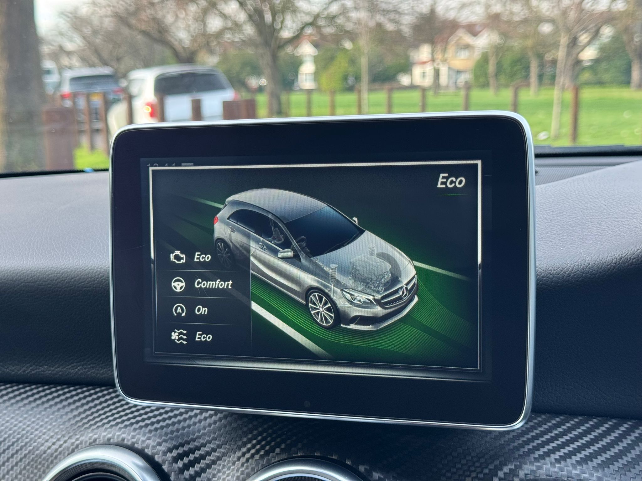 MERCEDES-BENZ A 200 AMG LINE PREMIUM +