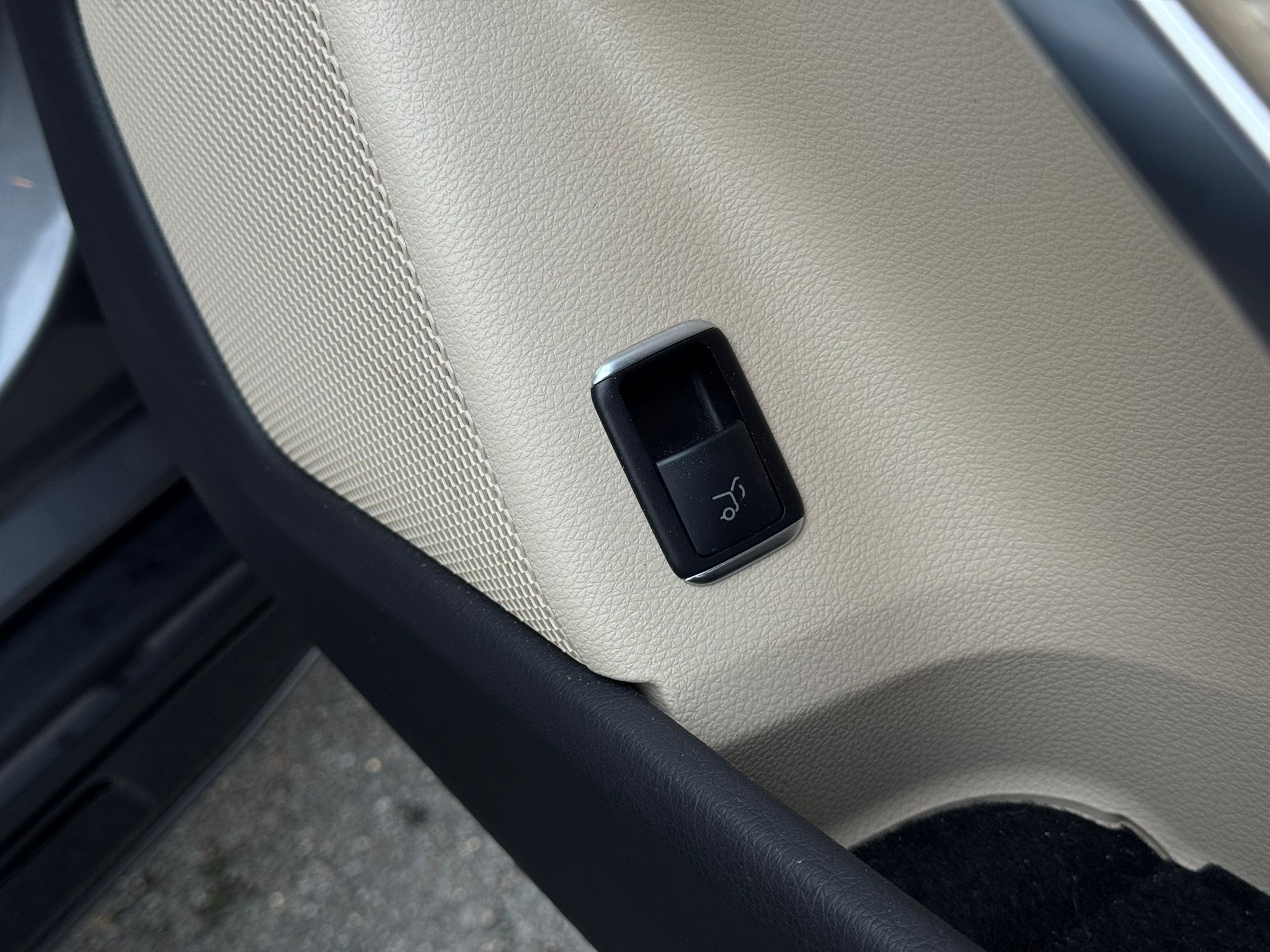 MERCEDES-BENZ GLA 220 D 4MAT AMG LINE PREM+A