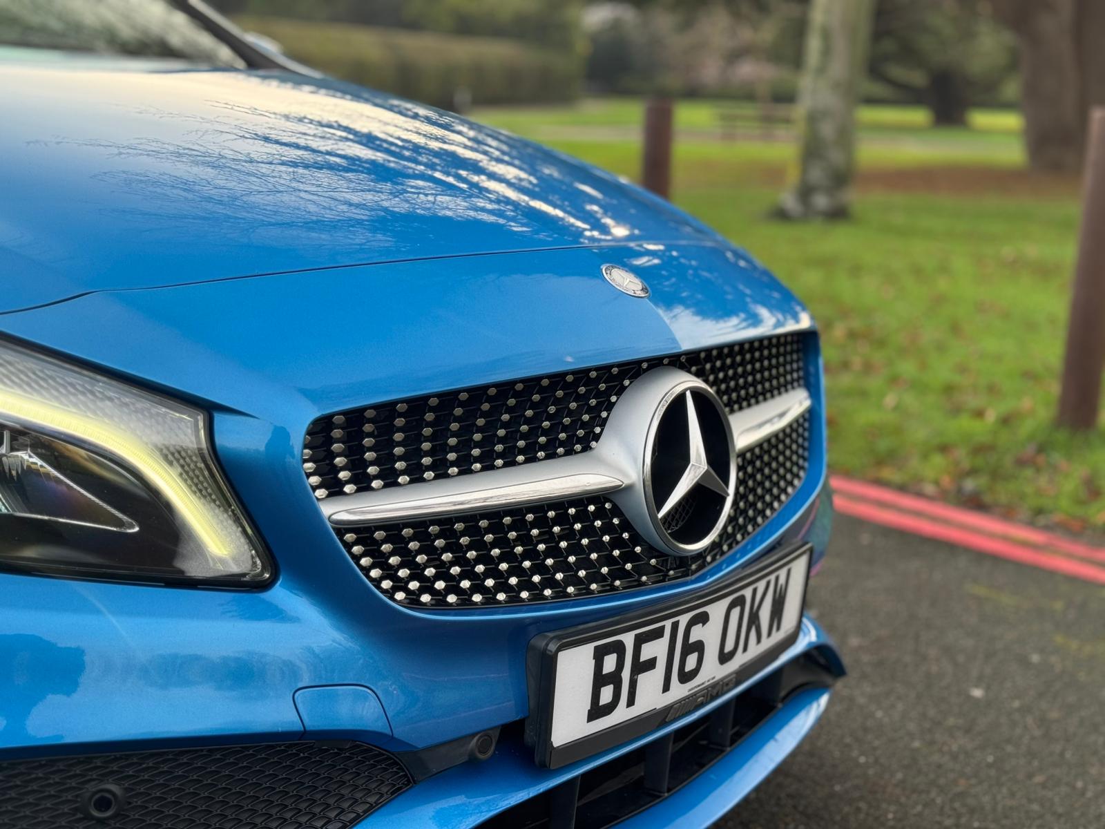 MERCEDES-BENZ A 200 AMG LINE PREMIUM +