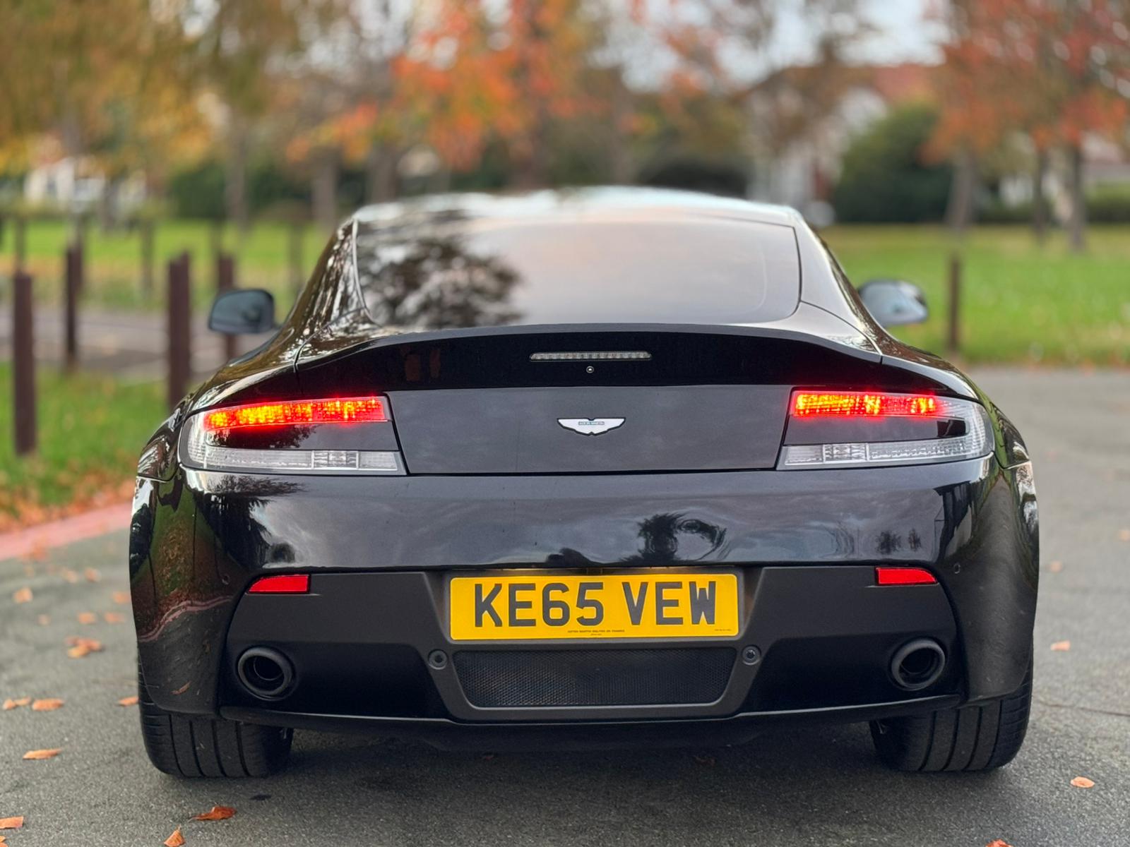ASTON MARTIN VANTAGE V8 AUTO