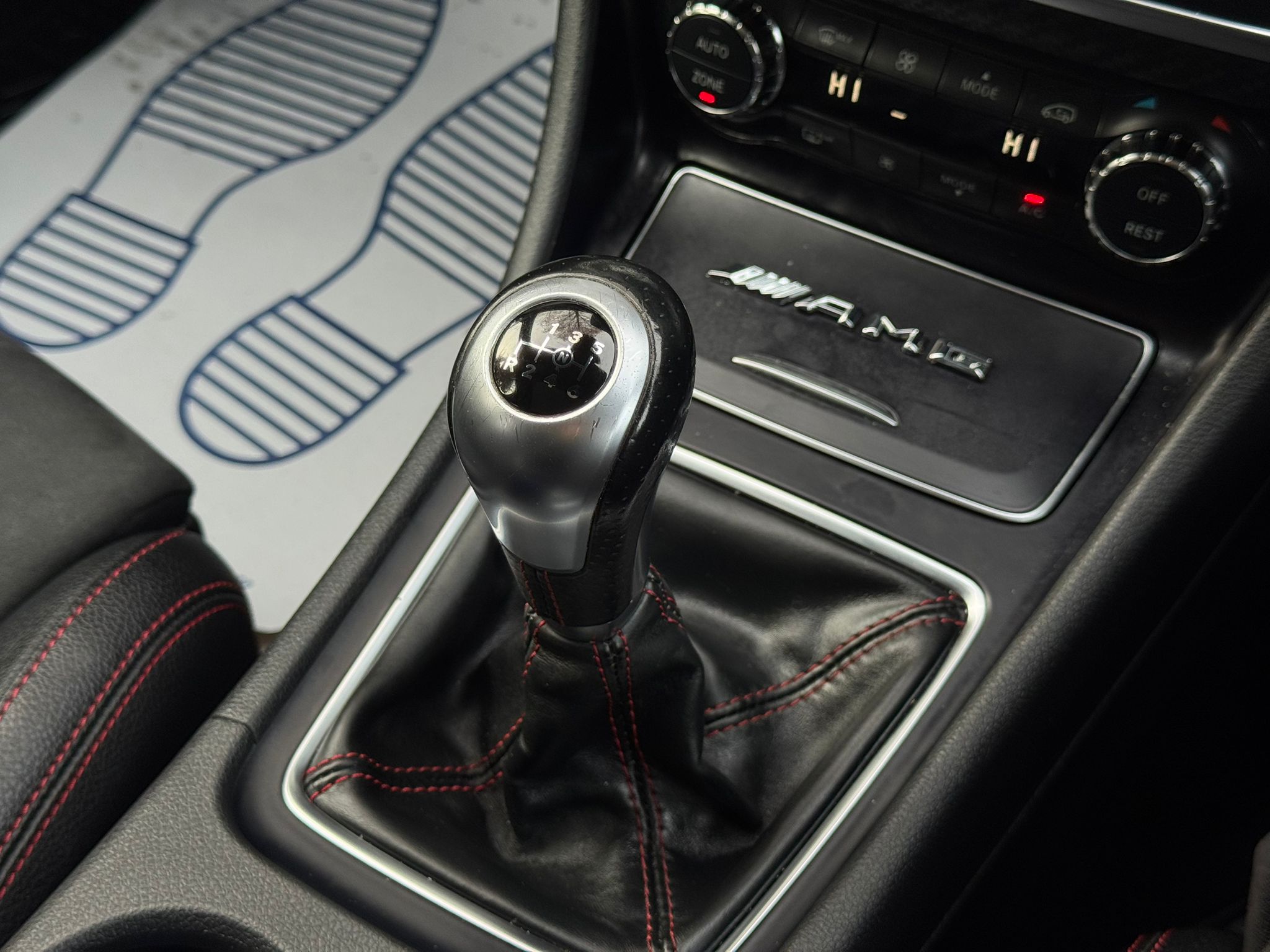 MERCEDES-BENZ A 200 AMG LINE PREMIUM +