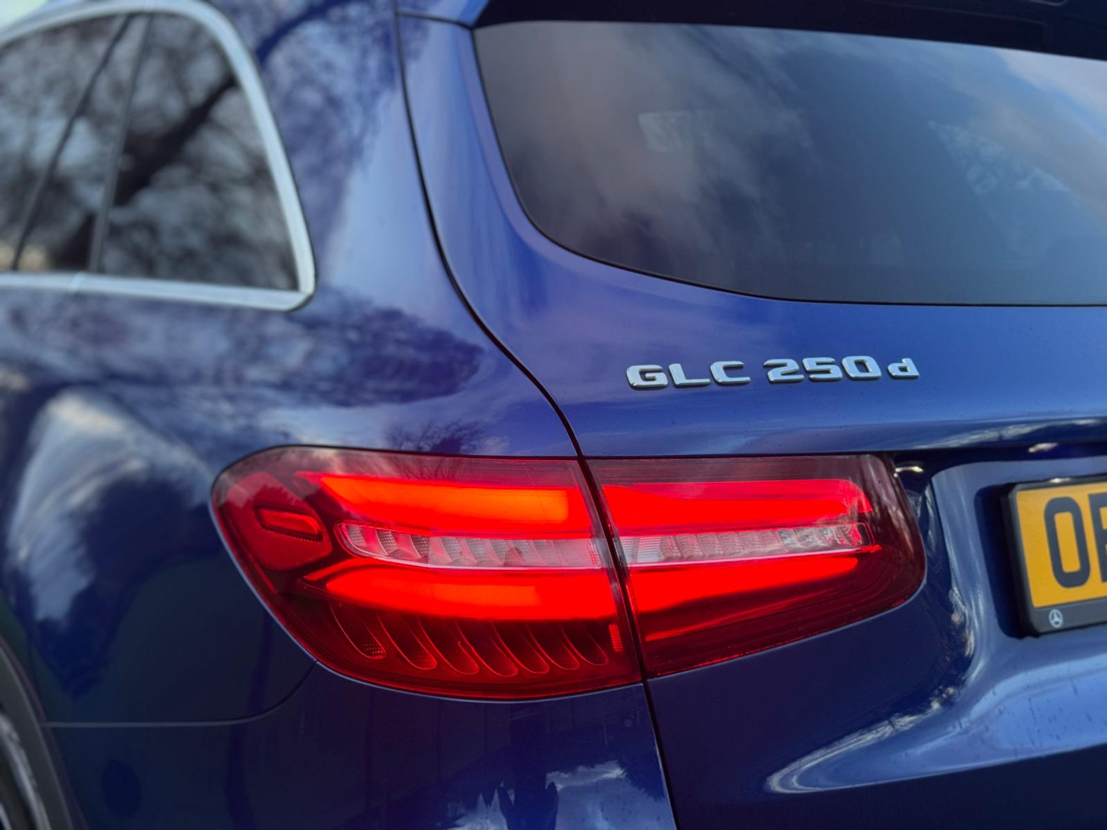 MERCEDES-BENZ GLC 250 D 4MATIC AMG LINE AUTO
