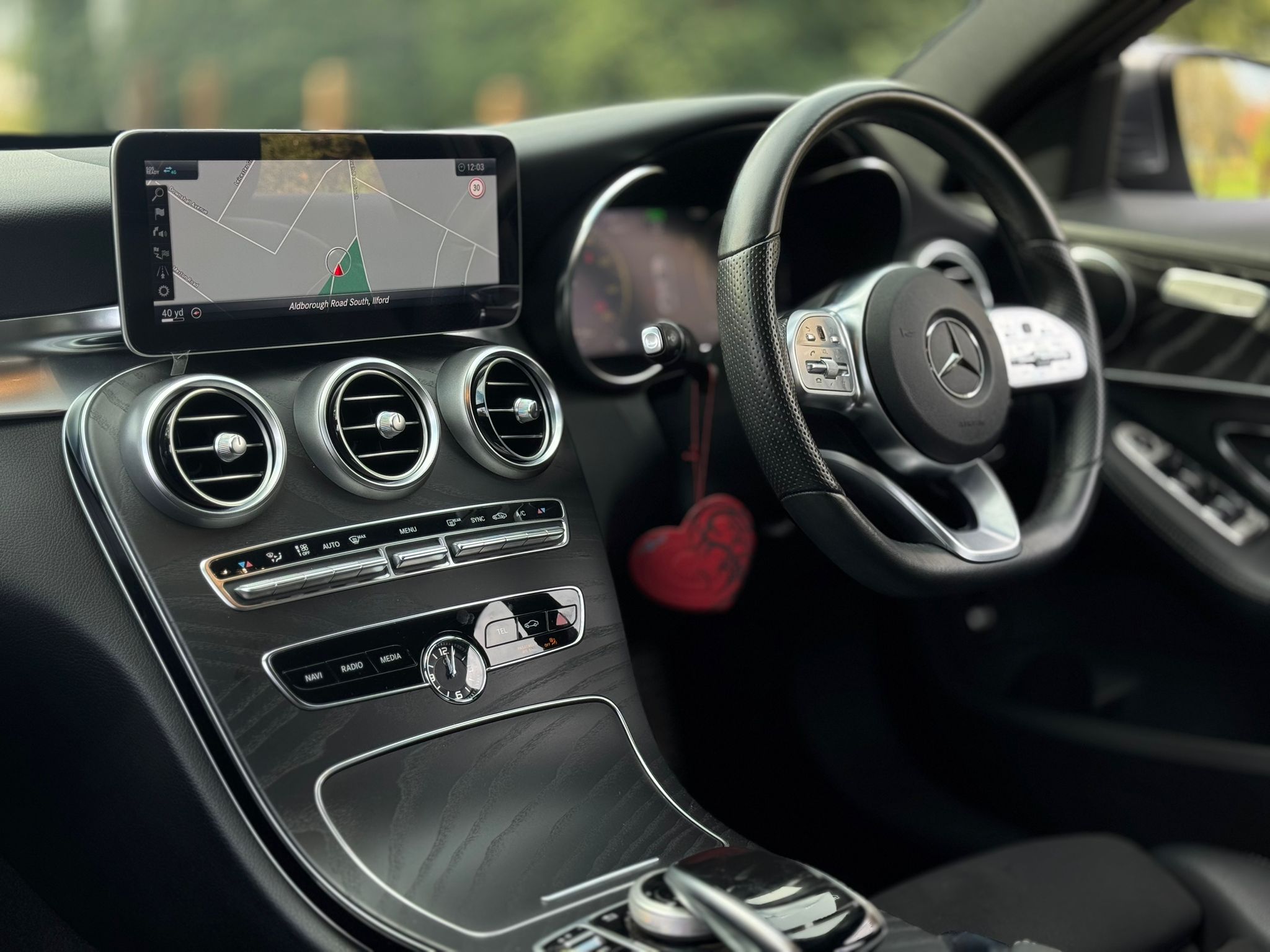 MERCEDES-BENZ C 200 AMG LINE PREMIUM AUTO