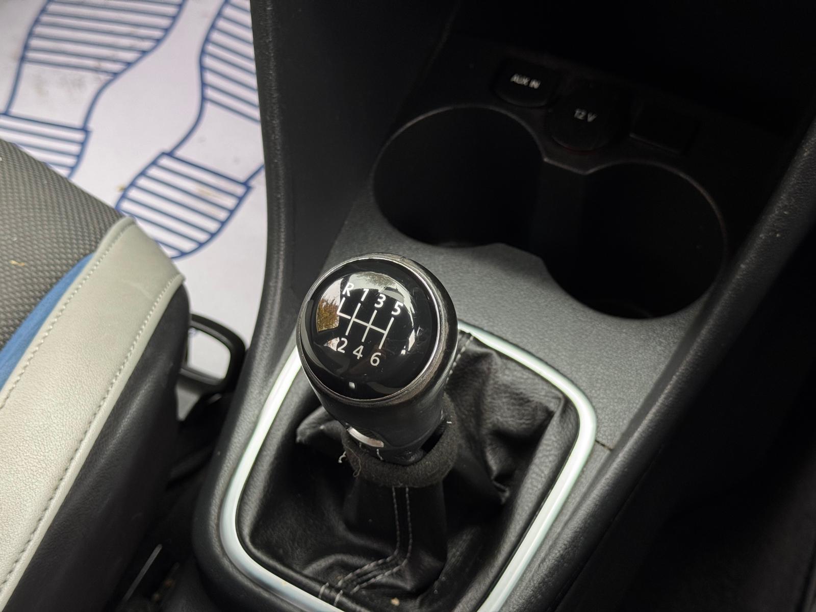 VOLKSWAGEN POLO BLUEGT