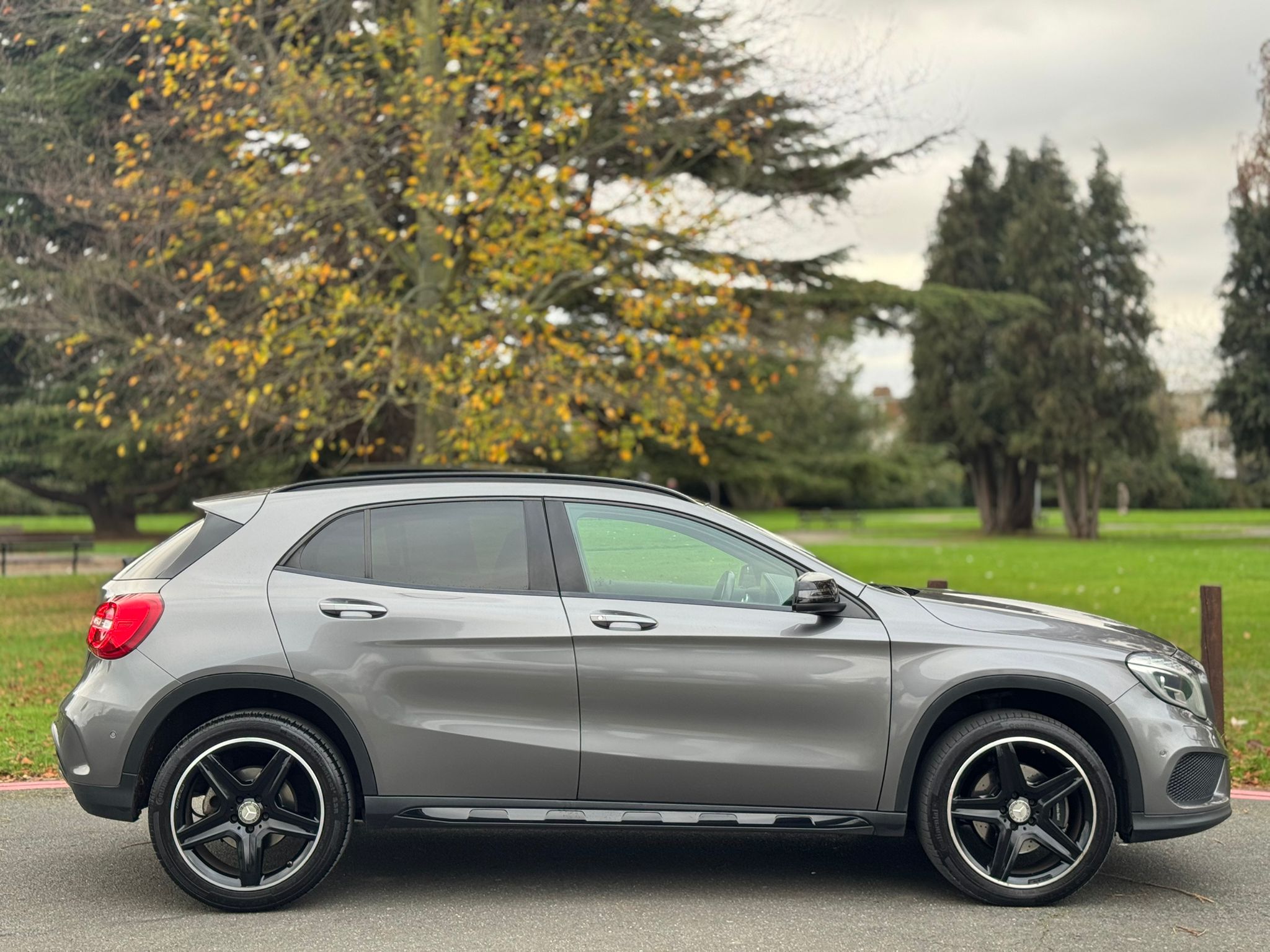 MERCEDES-BENZ GLA 220 D 4MAT AMG LINE PREM+A