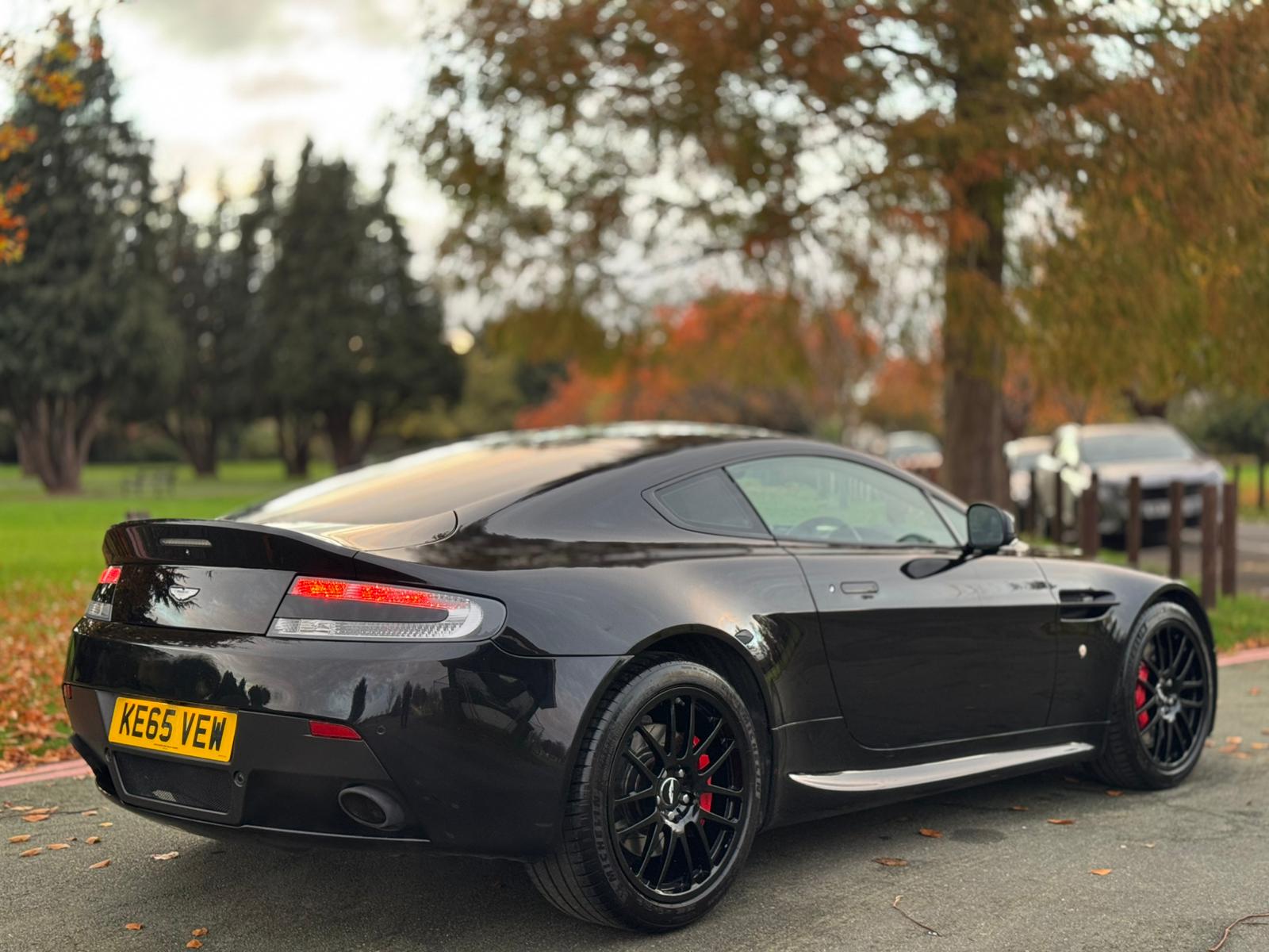 ASTON MARTIN VANTAGE V8 AUTO