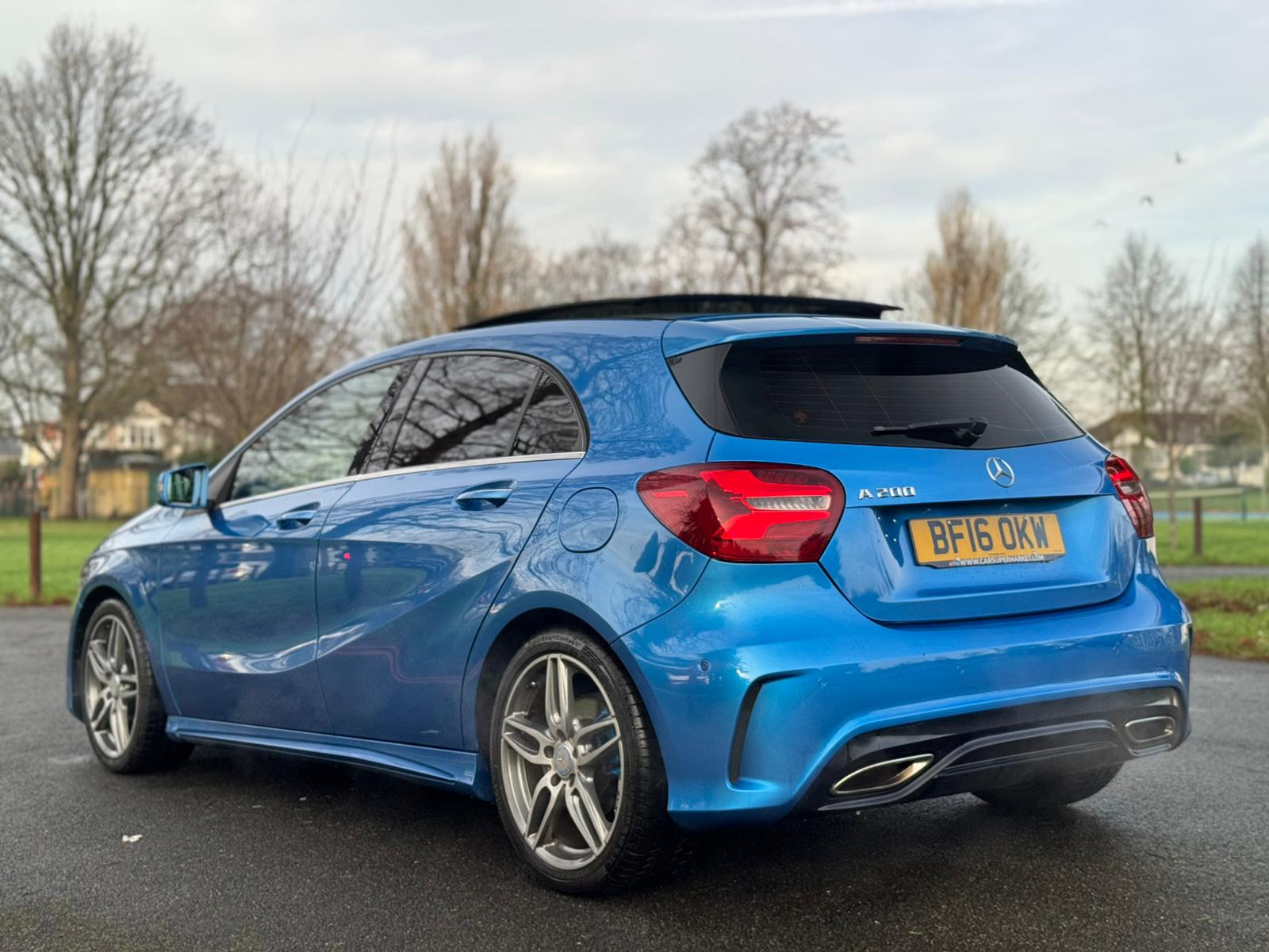MERCEDES-BENZ A 200 AMG LINE PREMIUM +