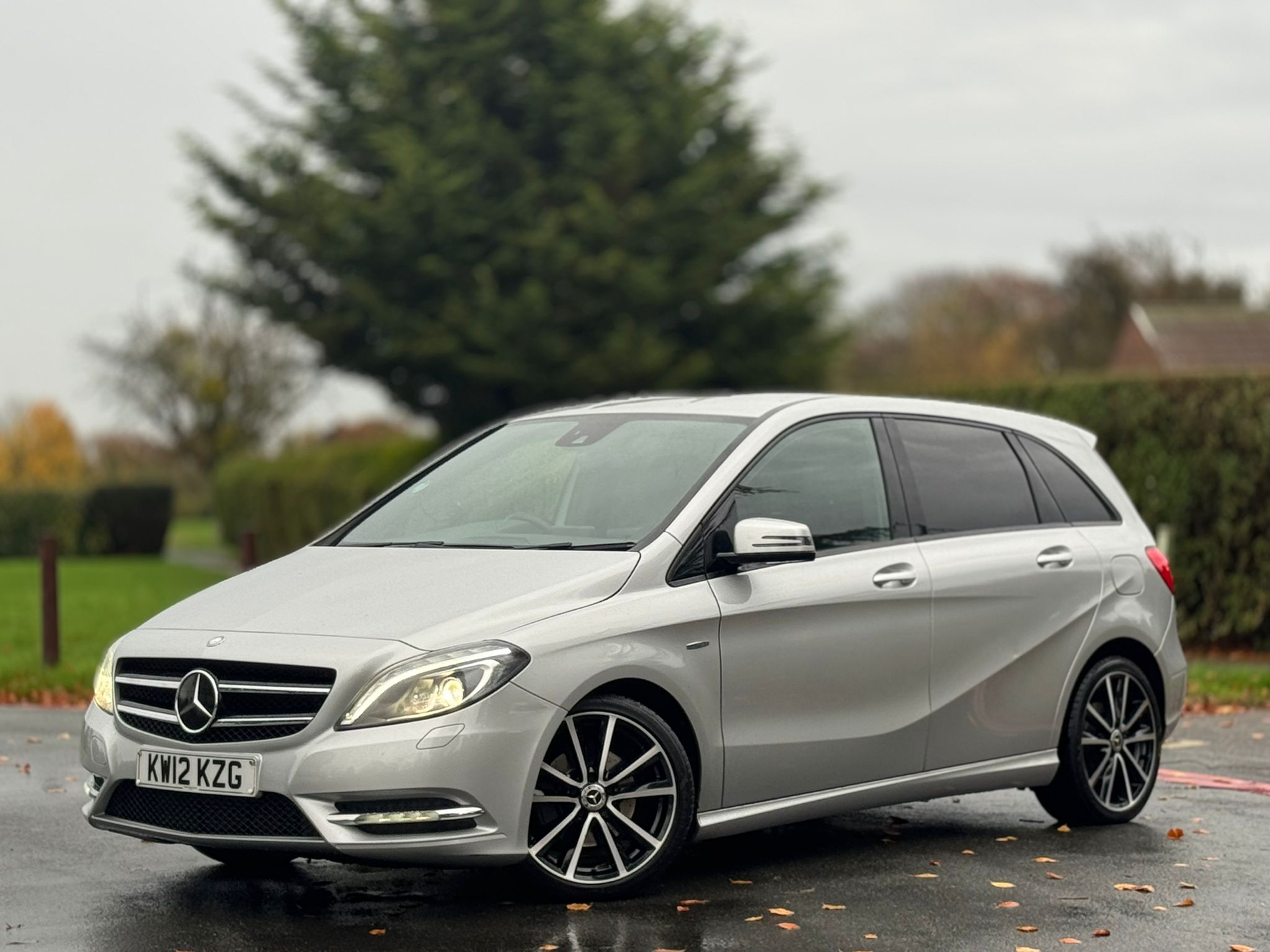 MERCEDES-BENZ B200 BLUEEFFICIENCY SPORT AUTO