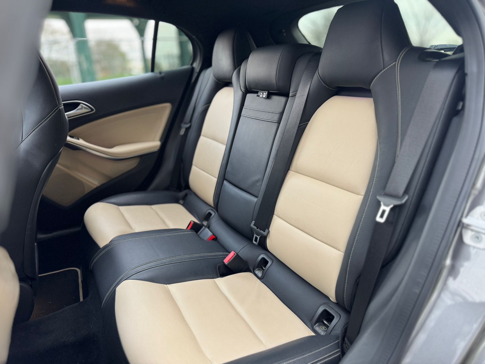 MERCEDES-BENZ GLA 220 D 4MAT AMG LINE PREM+A