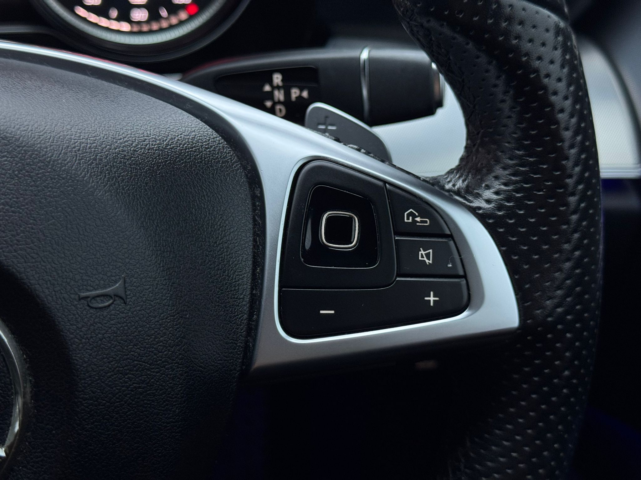 MERCEDES-BENZ E 220 D AMG LINE AUTO