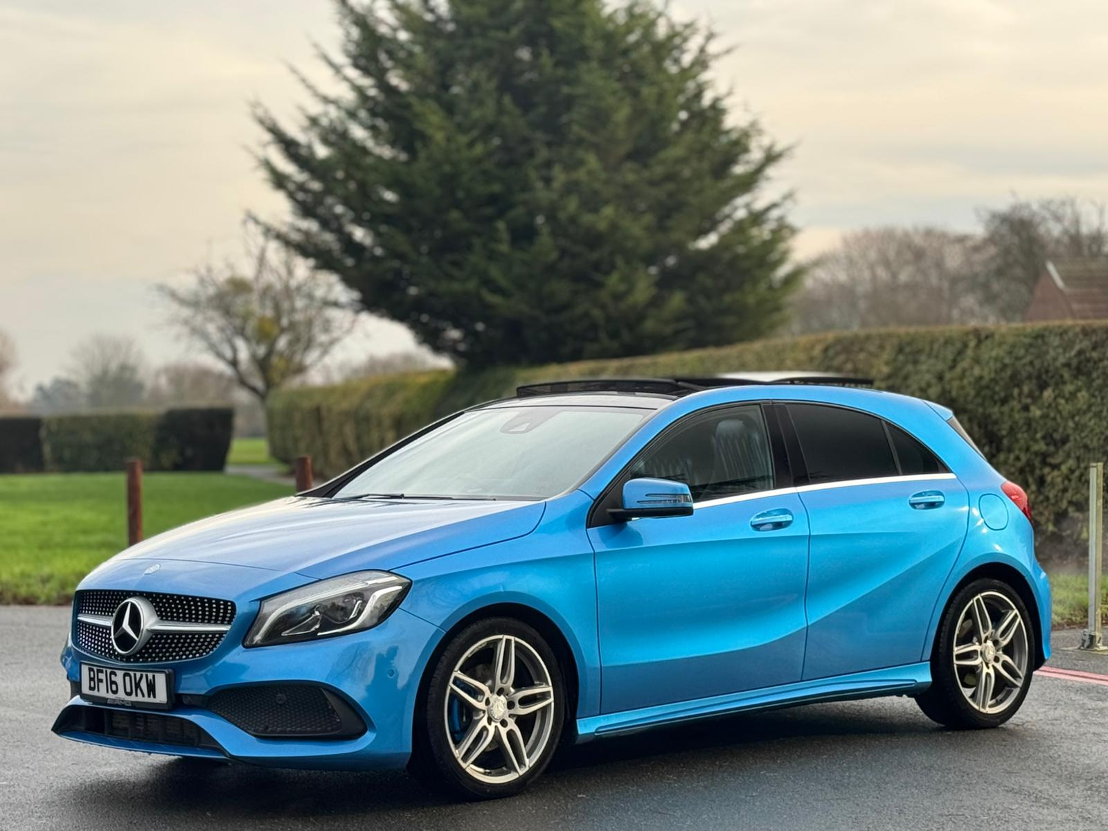 MERCEDES-BENZ A 200 AMG LINE PREMIUM +