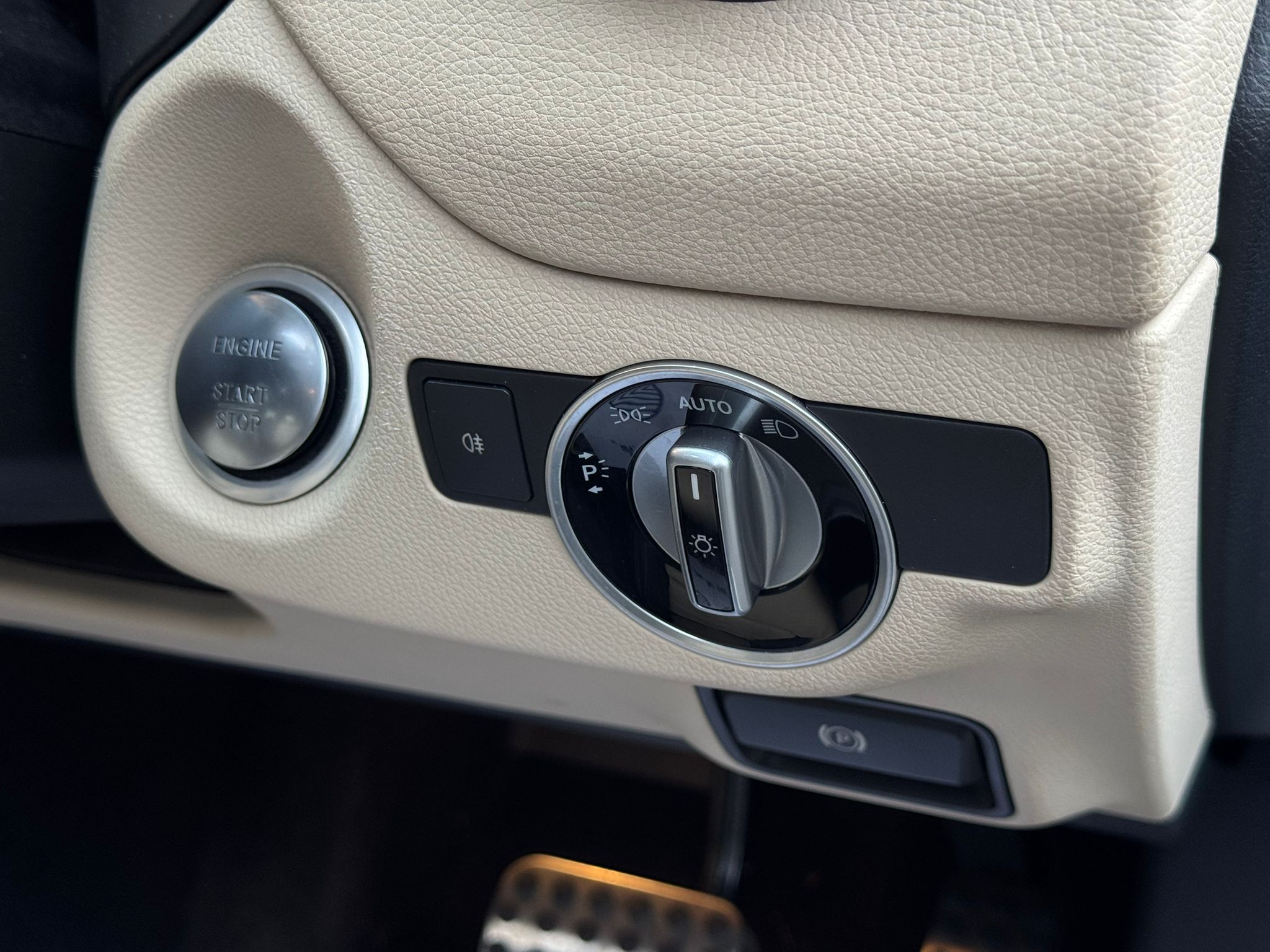 MERCEDES-BENZ GLA 220 D 4MAT AMG LINE PREM+A