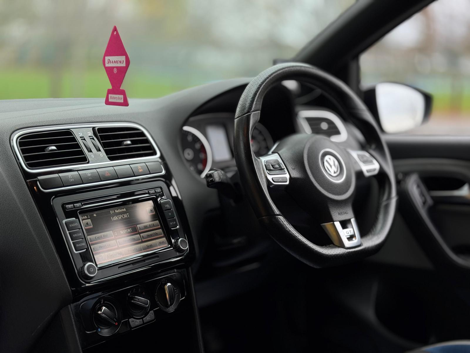 VOLKSWAGEN POLO BLUEGT