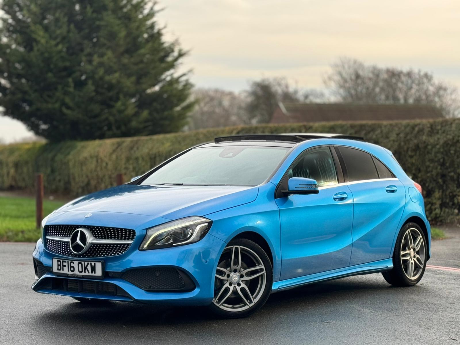 MERCEDES-BENZ A 200 AMG LINE PREMIUM +