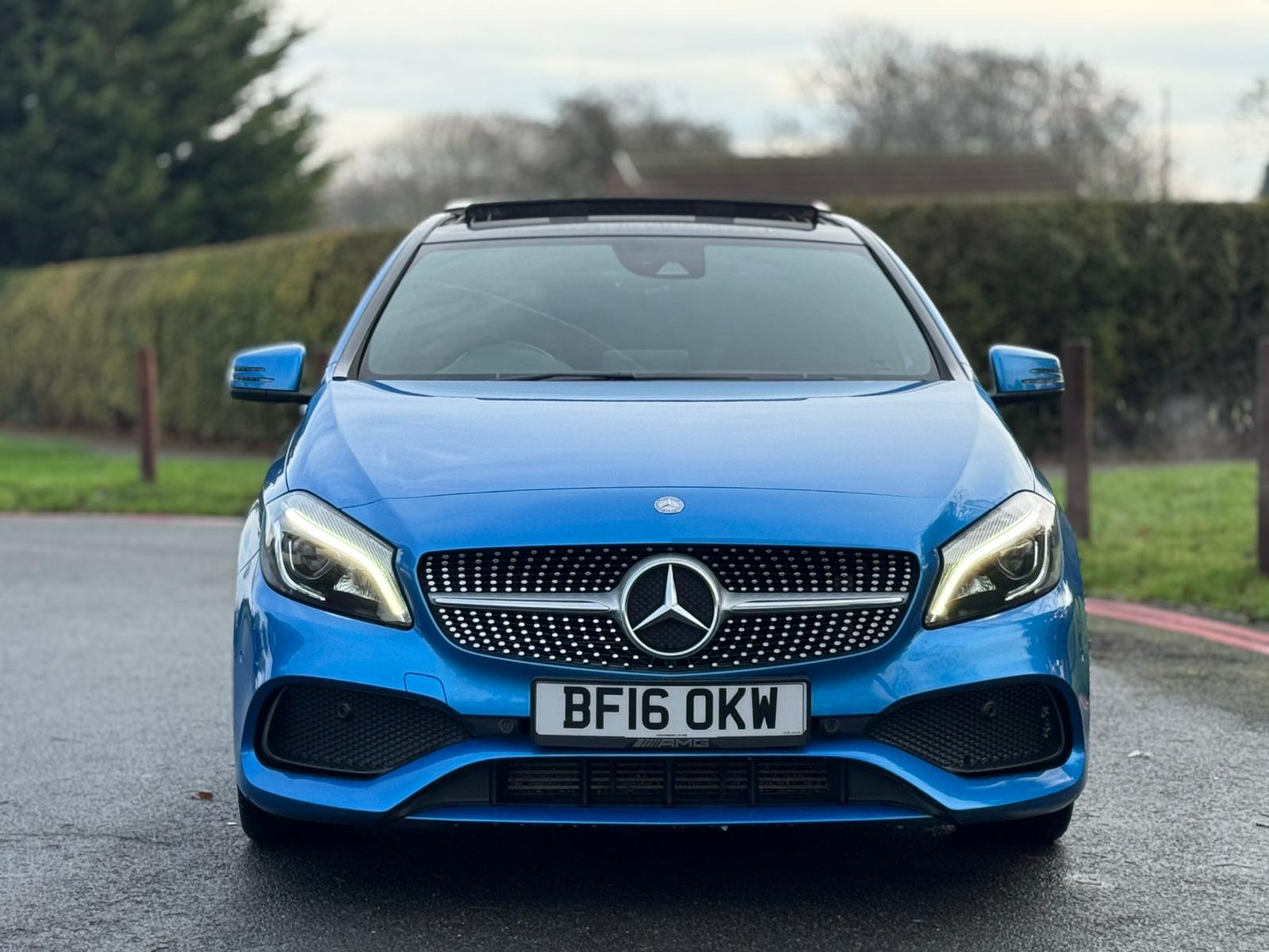 MERCEDES-BENZ A 200 AMG LINE PREMIUM +