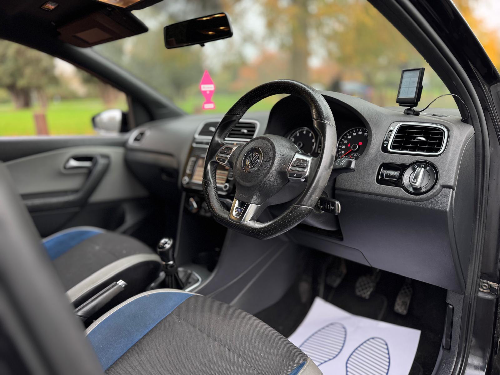 VOLKSWAGEN POLO BLUEGT