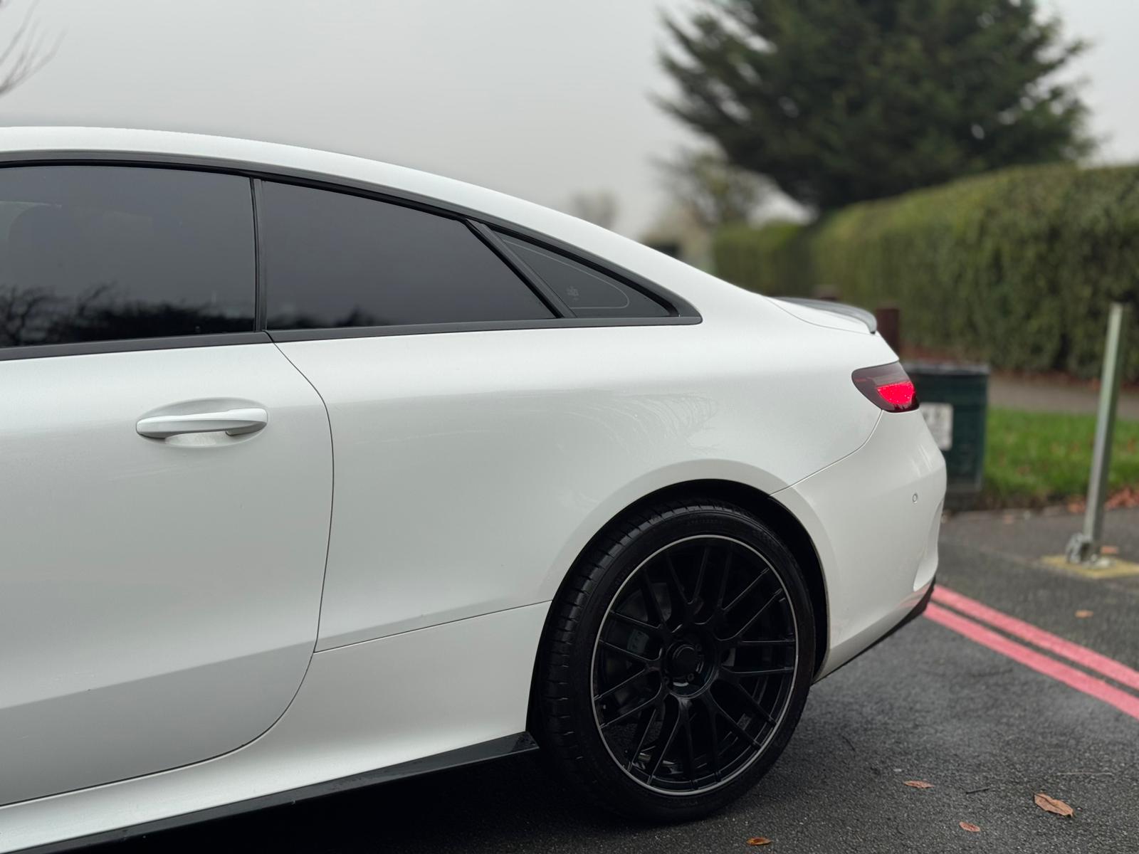 MERCEDES-BENZ E 220 D AMG LINE AUTO