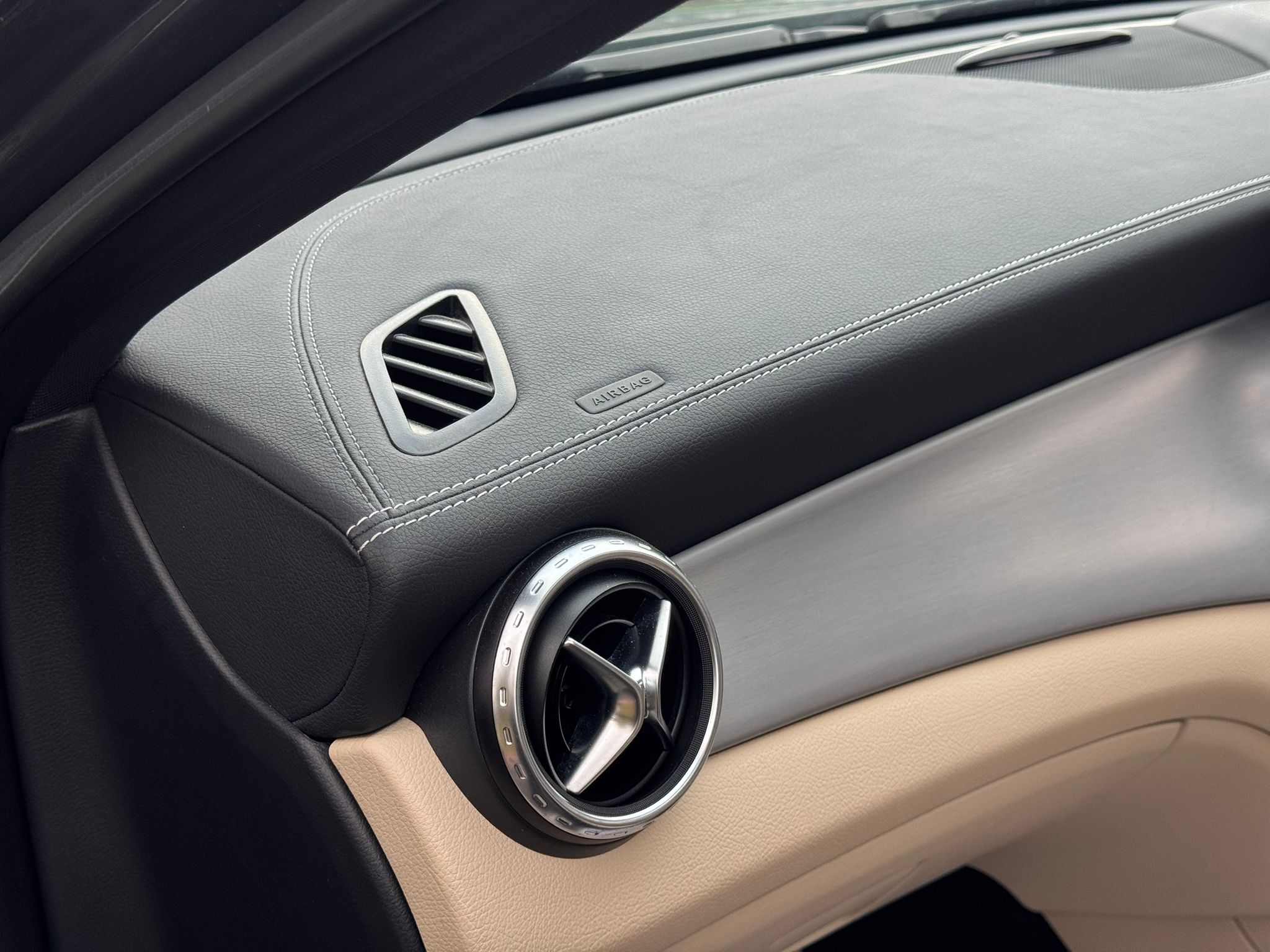 MERCEDES-BENZ GLA 220 D 4MAT AMG LINE PREM+A