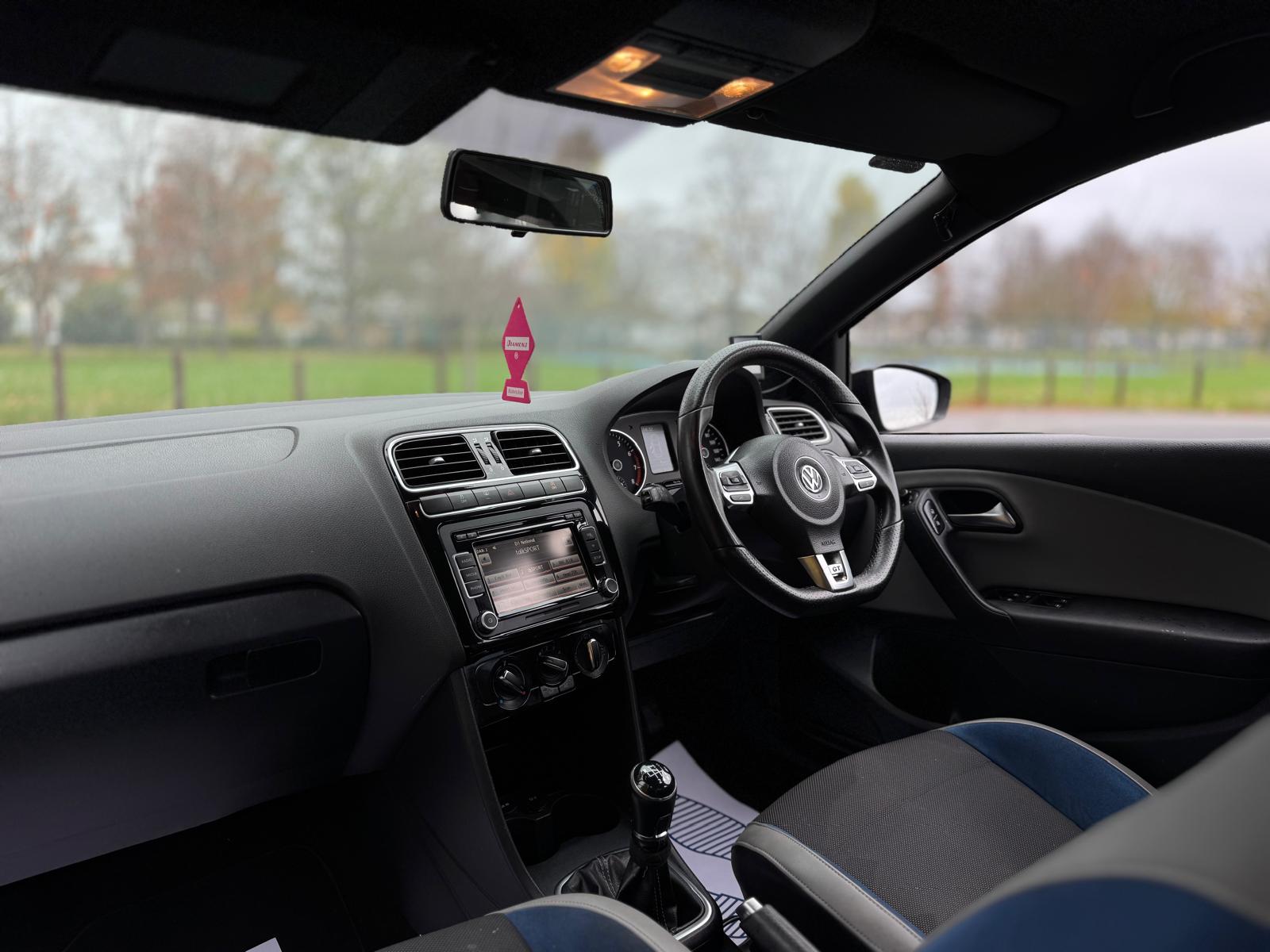 VOLKSWAGEN POLO BLUEGT