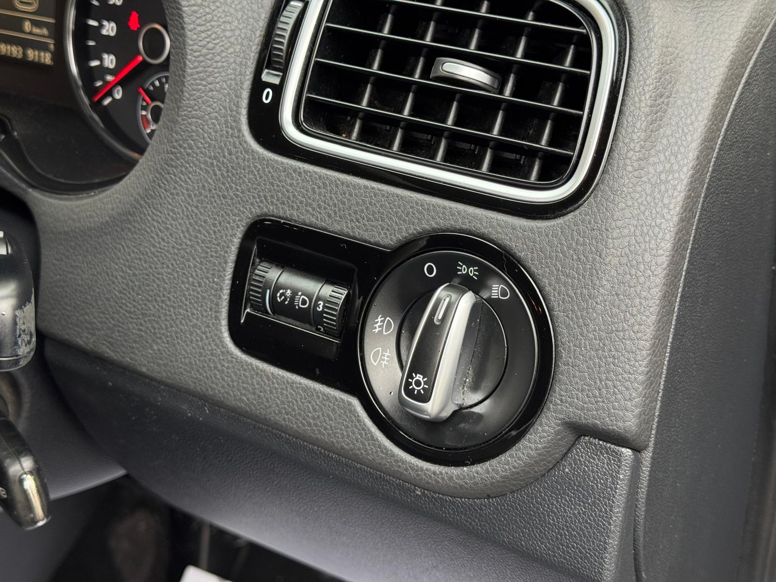 VOLKSWAGEN POLO BLUEGT