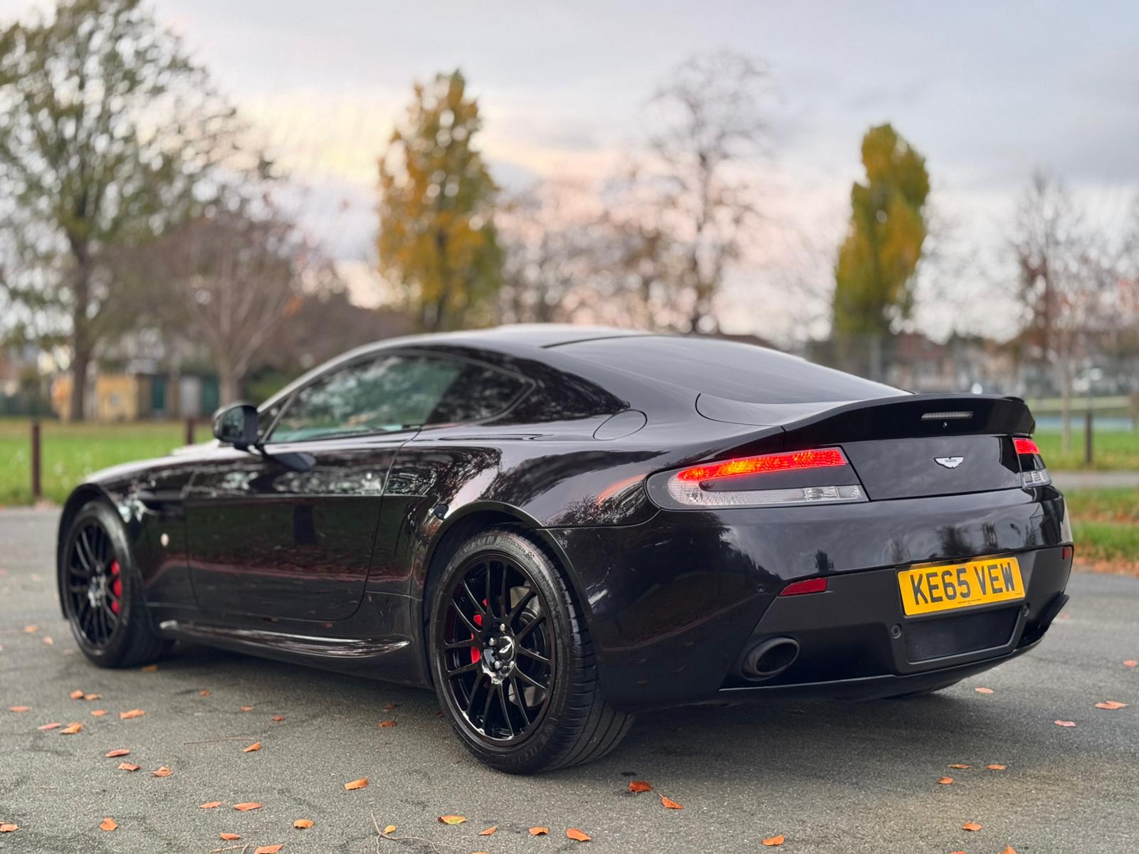 ASTON MARTIN VANTAGE V8 AUTO