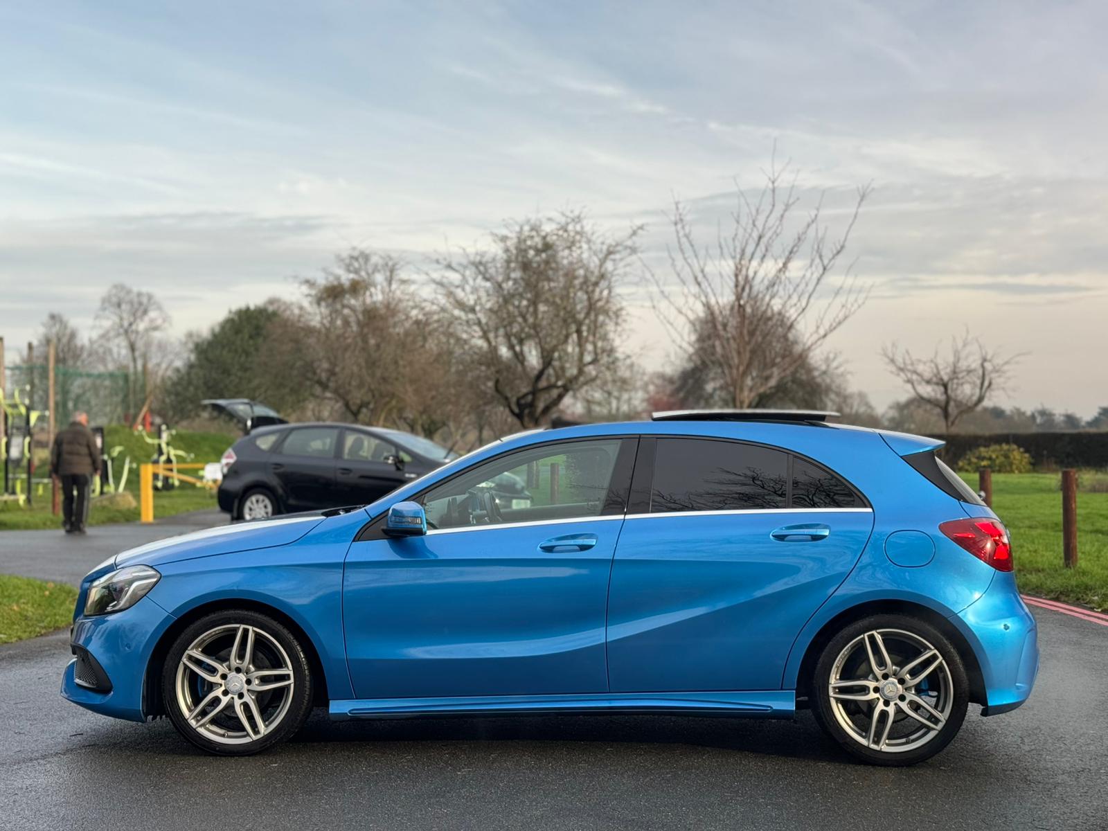 MERCEDES-BENZ A 200 AMG LINE PREMIUM +