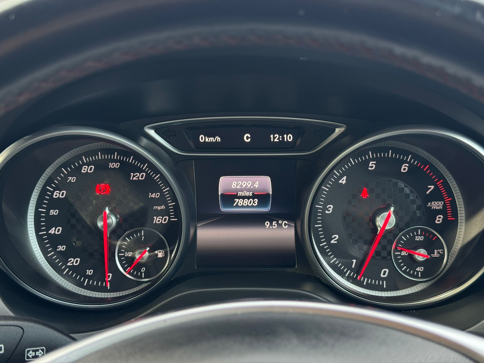 MERCEDES-BENZ A 200 AMG LINE PREMIUM +