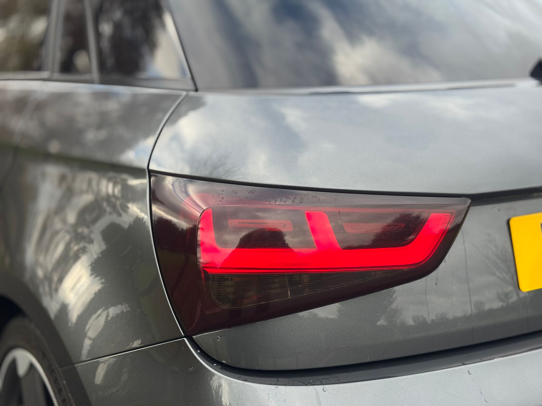 AUDI A1 S LINE BLACK ED-N TFSI S-A