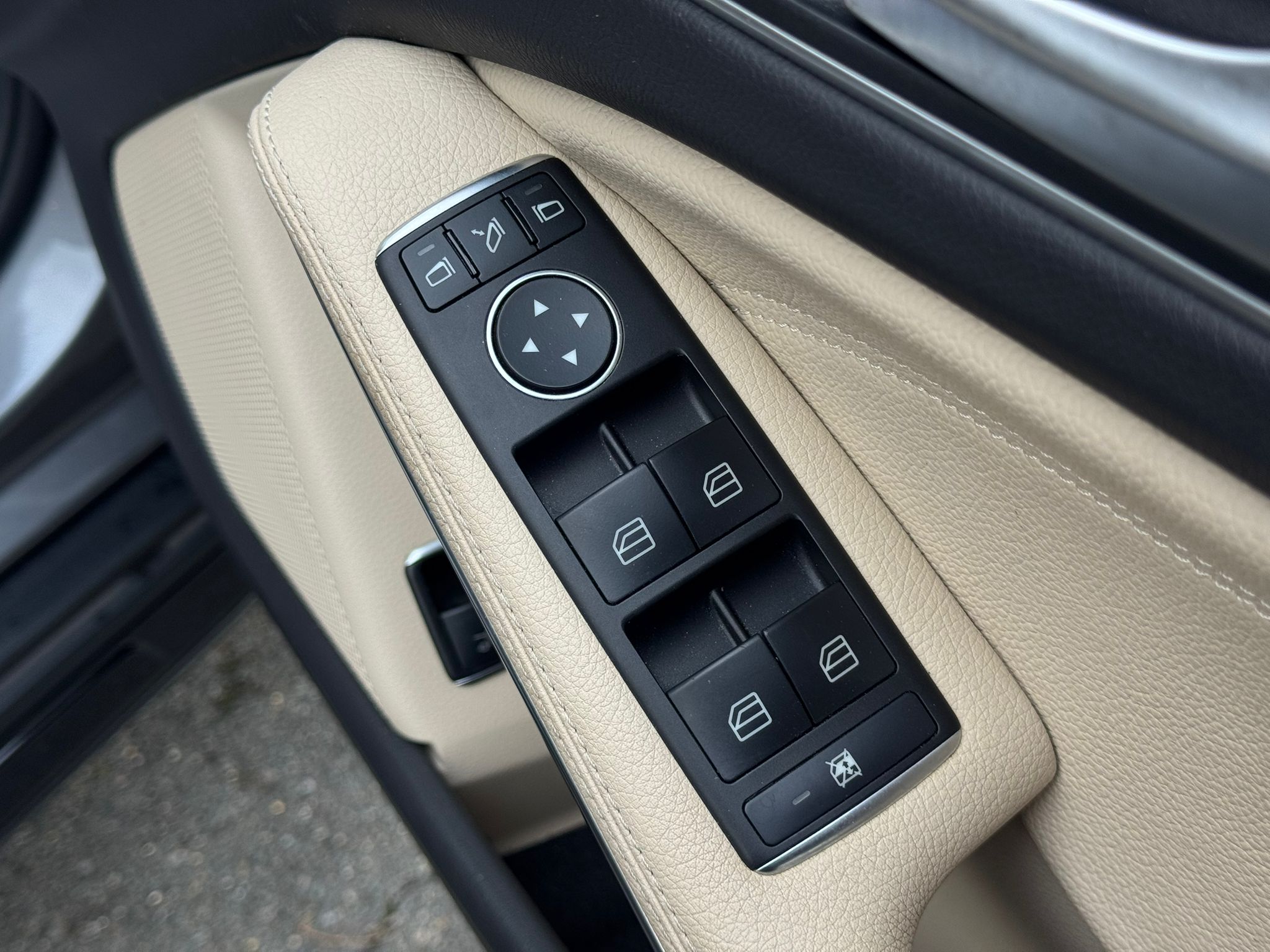 MERCEDES-BENZ GLA 220 D 4MAT AMG LINE PREM+A