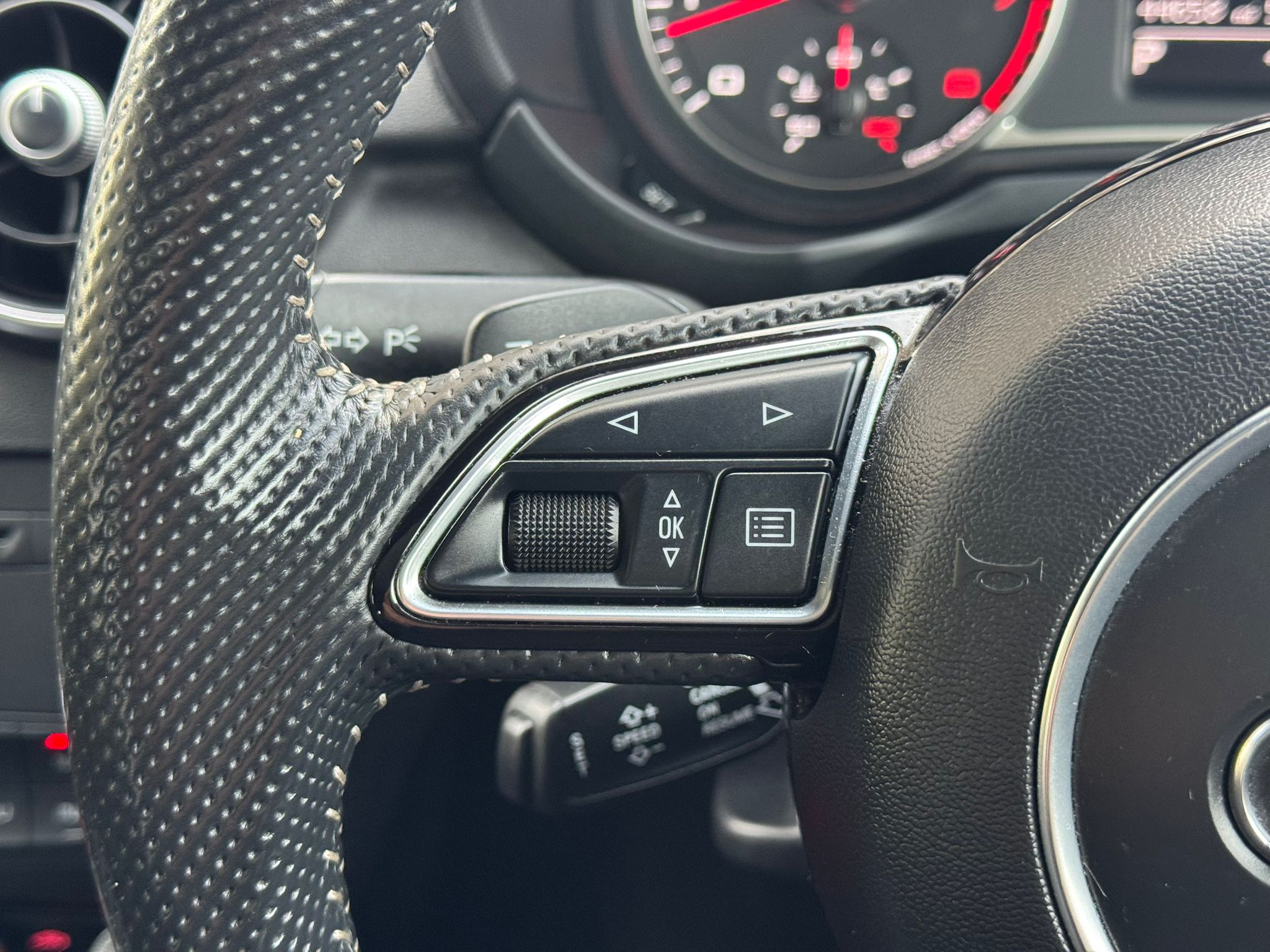 AUDI A1 S LINE BLACK ED-N TFSI S-A